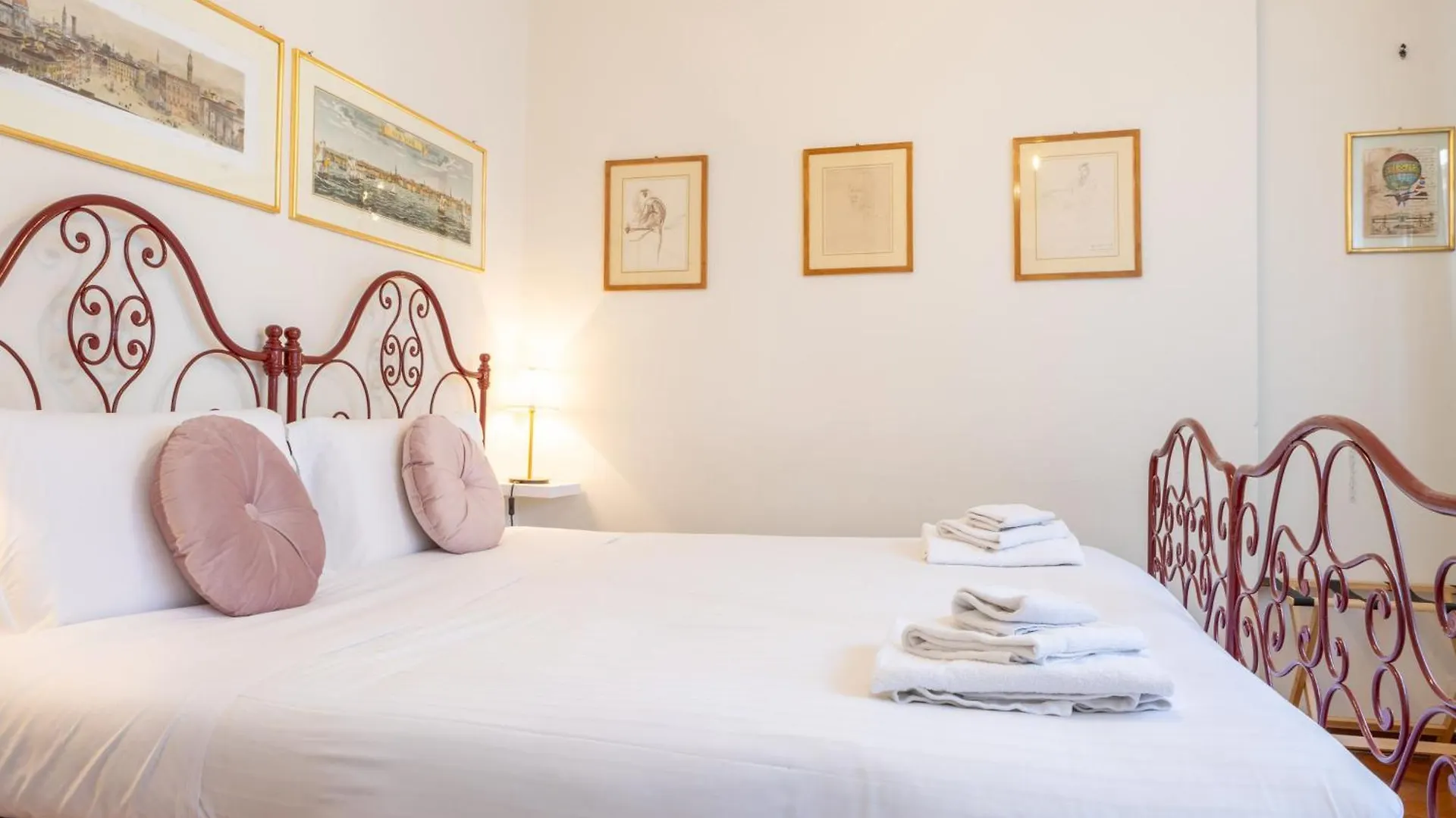 Pitti Deluxe Apartment Флоренция Италия